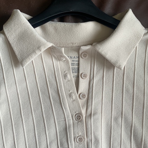 XS Dynamite Ribbed Collared Crop Top - Picture 4 of 6